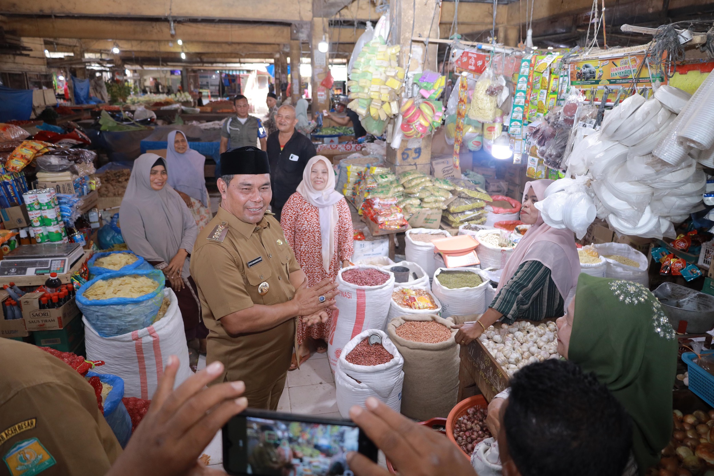 Aktivitas Pasar Lambaro